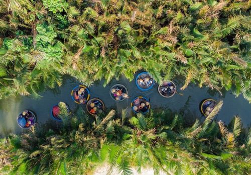 Basket boat tour